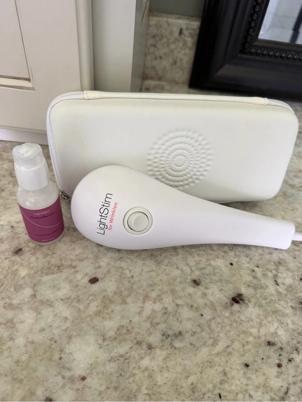 White Handheld LED Therapy Device with Zip Carry Case